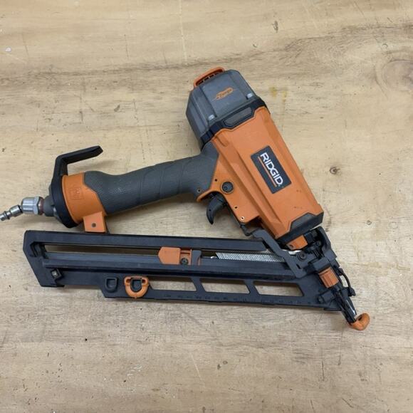 RIDGID R250AF15 15 Gauge DA Angled Finish Nailer Air Tool Used - Picture 1 of 9